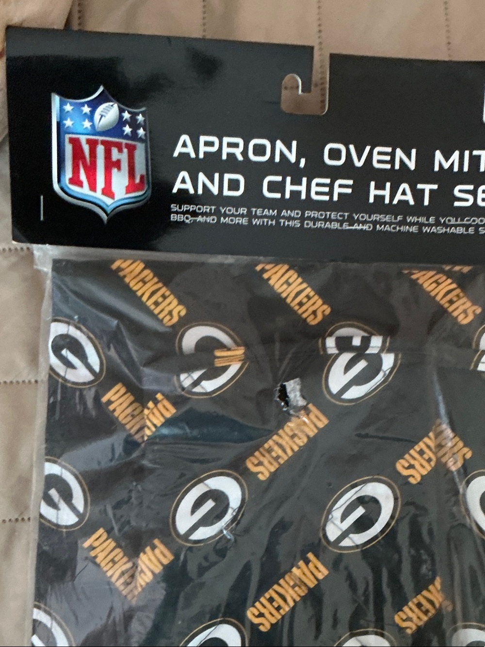 NFL Green Bay Packers Green and Gold BBQ Apron Accessory Set - Picture 3 of 4